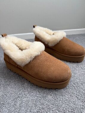 UGG Nita Platform Shearling Slippers Women's Size 10 - New w/ Box